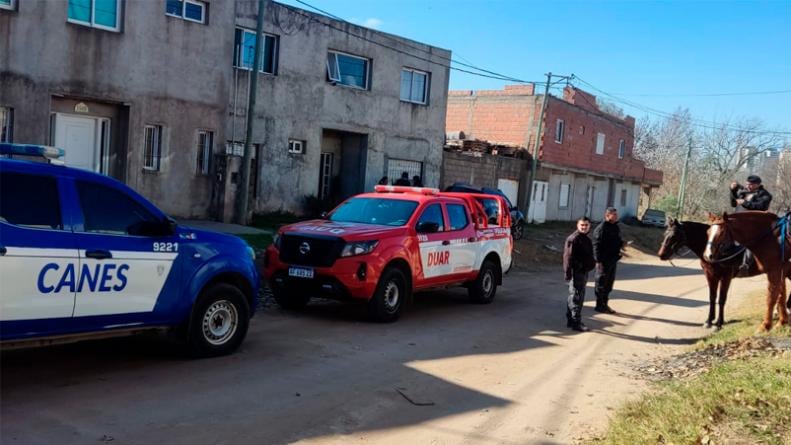 Un operativo de rastrillaje se despliega en el barrio que fue vista la adolescente por última vez.