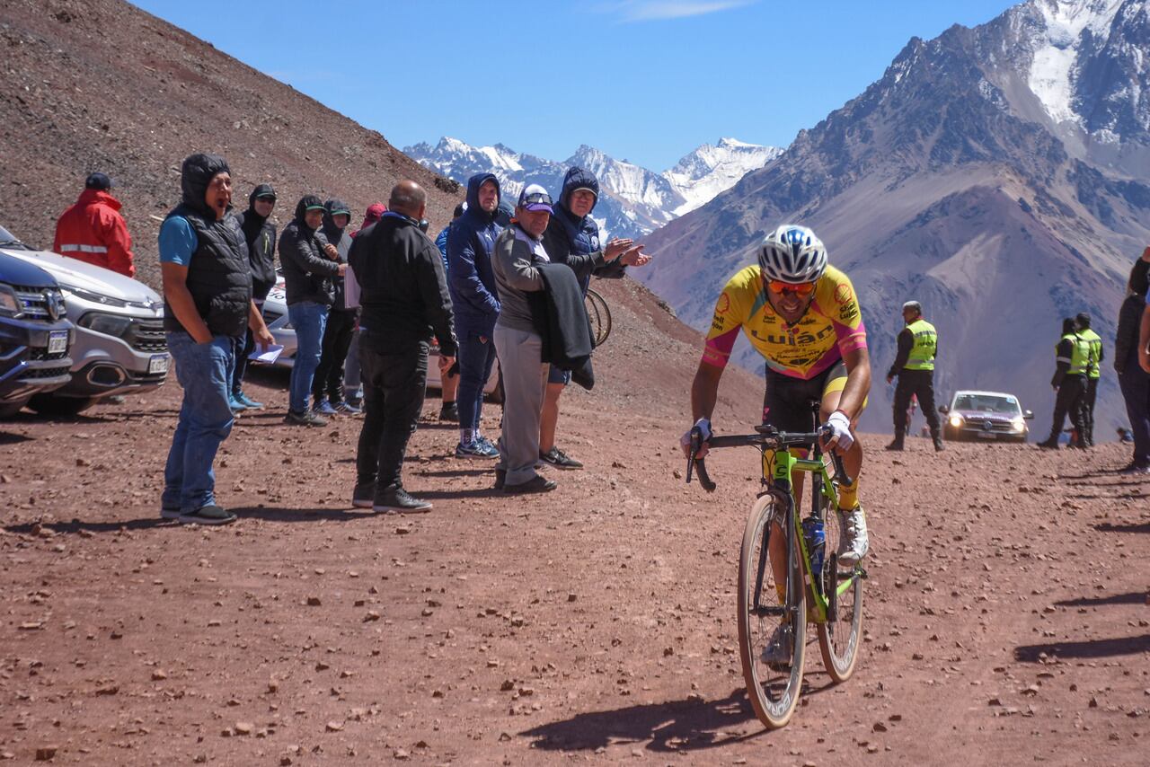 Vuelta de Mendoza 2023, septima etapa, el mendocino Mario Ovejero ganó la etapa reina en el Cristo Redentor.

Foto: Mariana Villa / Los Andes