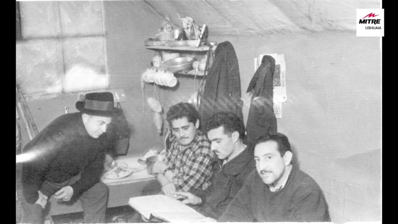 Los muchachos de antes en el refugio de montaña, Monte Martial.