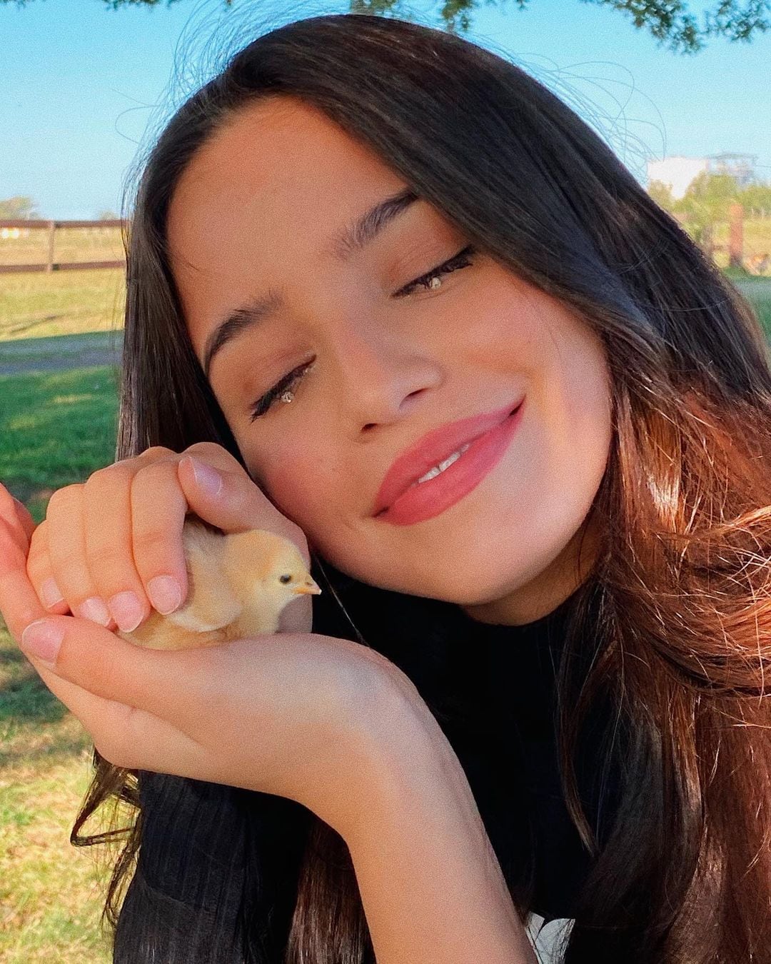 Emilia Mernes disfrutando de la naturaleza de Nogoyá