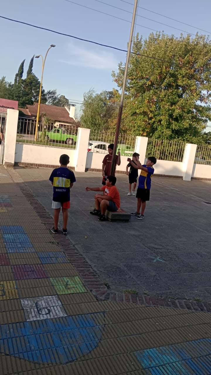 Gonzales Chaves: Encuentro de barrio en la Escuela Nº8