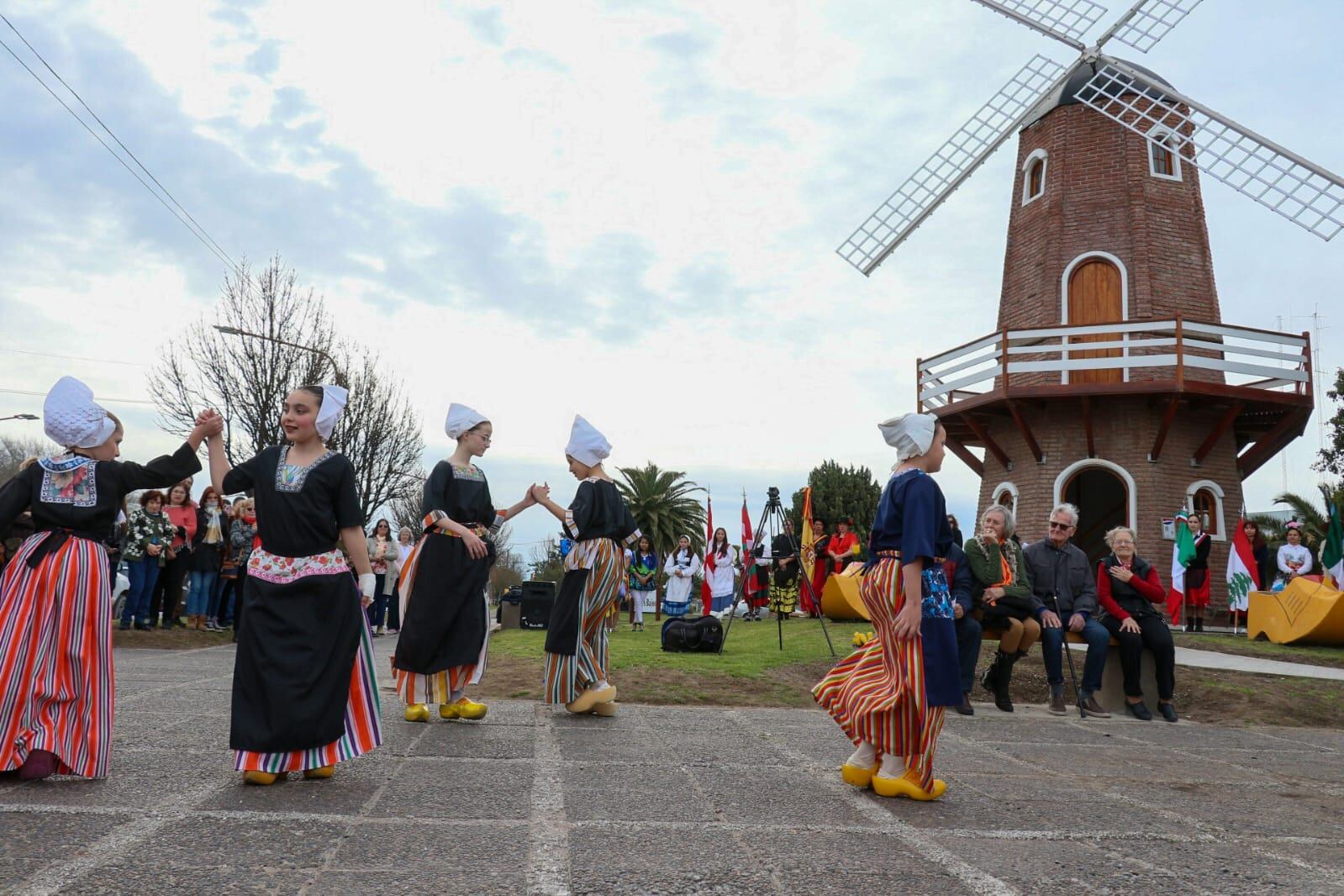 Inauguración de la Plazoleta de los Países Bajos