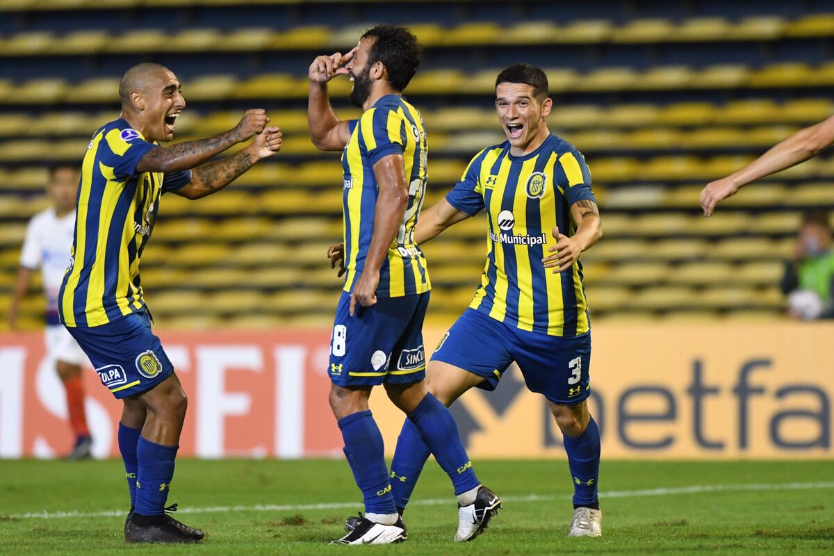 Central derrotó 2 a 0 a San Lorenzo por la Sudamericana y llega entonado al Clásico