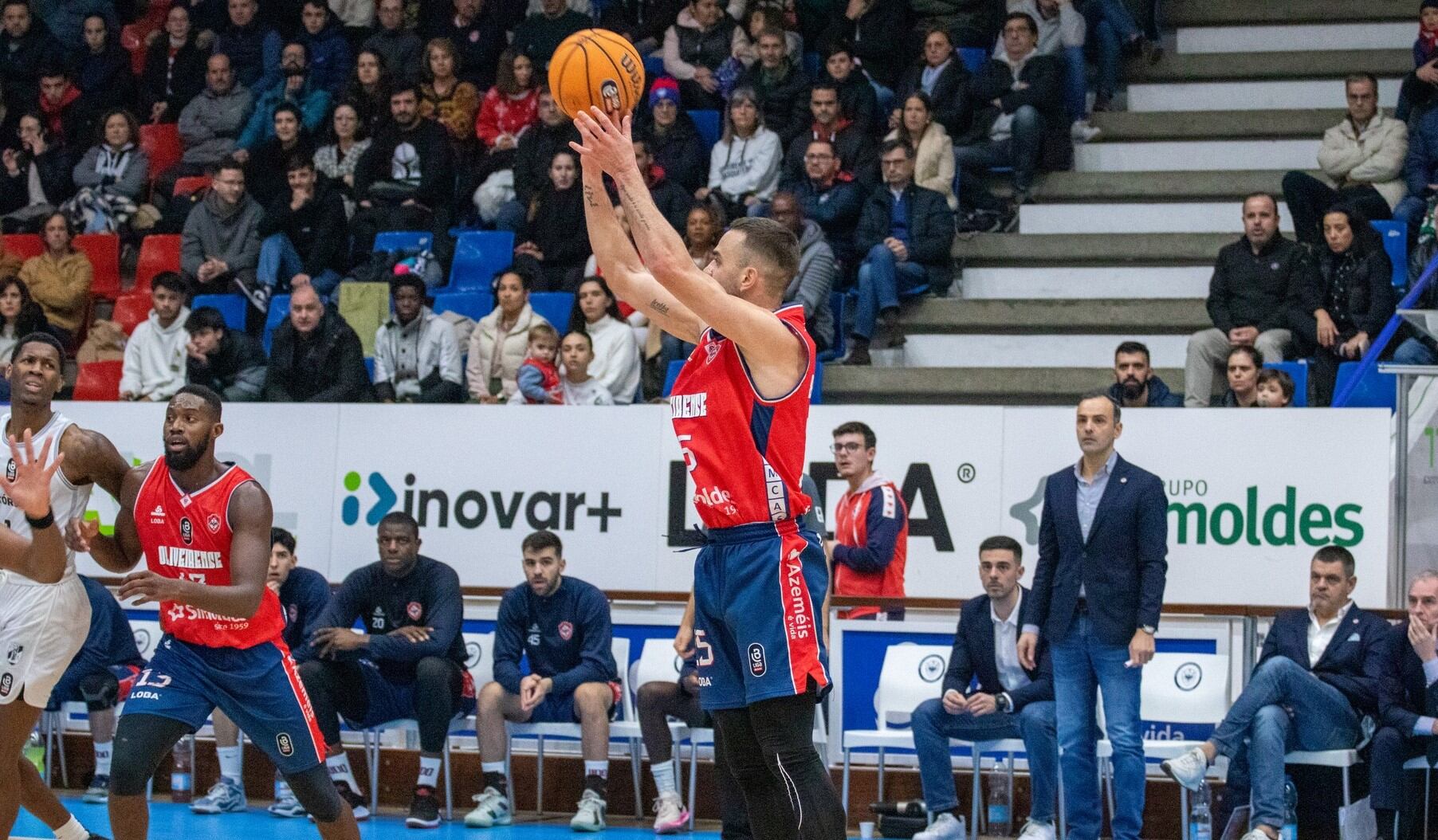 Pablo Bertone Oliveirense Portugal