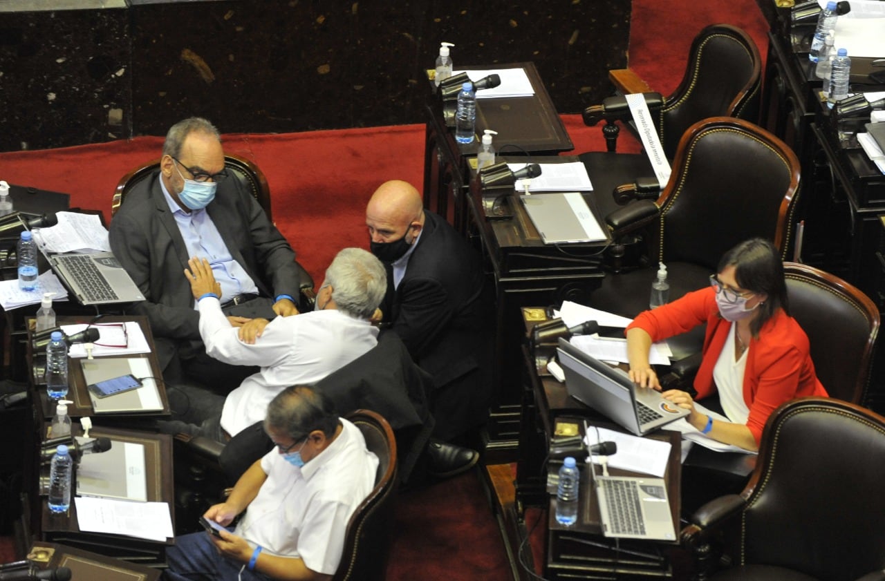 La Cámara de Diputados trata la modificación del impuesto a las Ganancias. (Foto: Clarín)