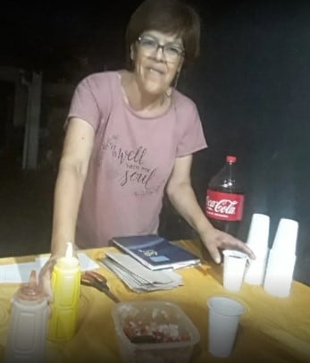 La madre de la ciclista salteña vende comida para pagar el viaje de su hija.