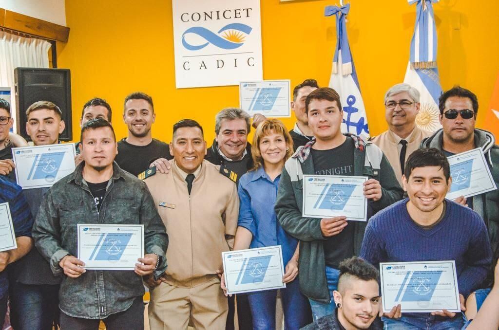 Personal de la Marina Mercante recibió certificados de la Escuela de Capacitación