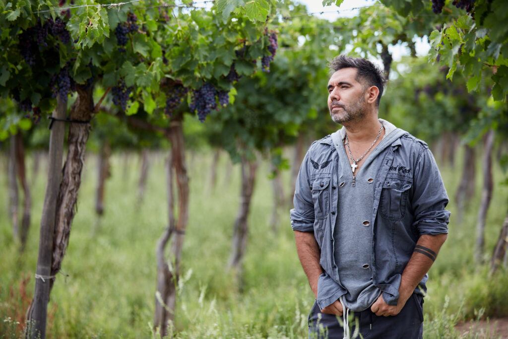 Hugo Moreno, es actor, coreógrafo y puestista. Es el director del audiovisual "Vendimia que despierta". Gentileza MLH