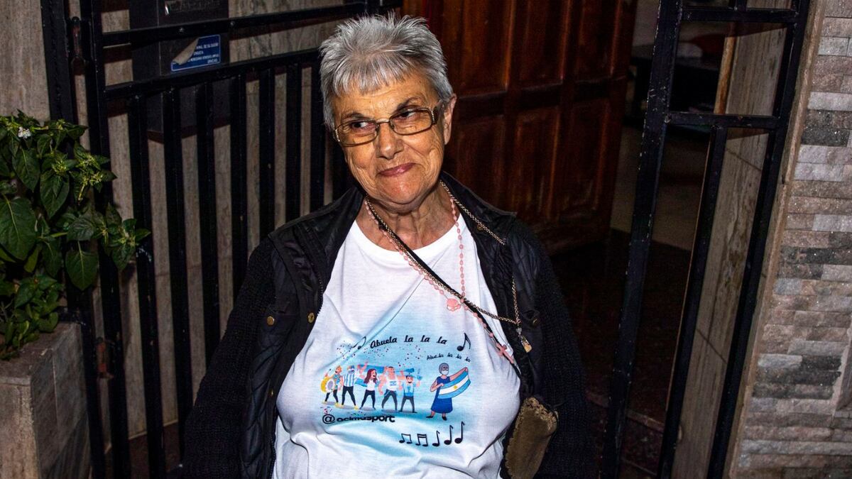 “Abuela la-la-la-la-la”, el canto viral de los argentinos llegó al Washington Post