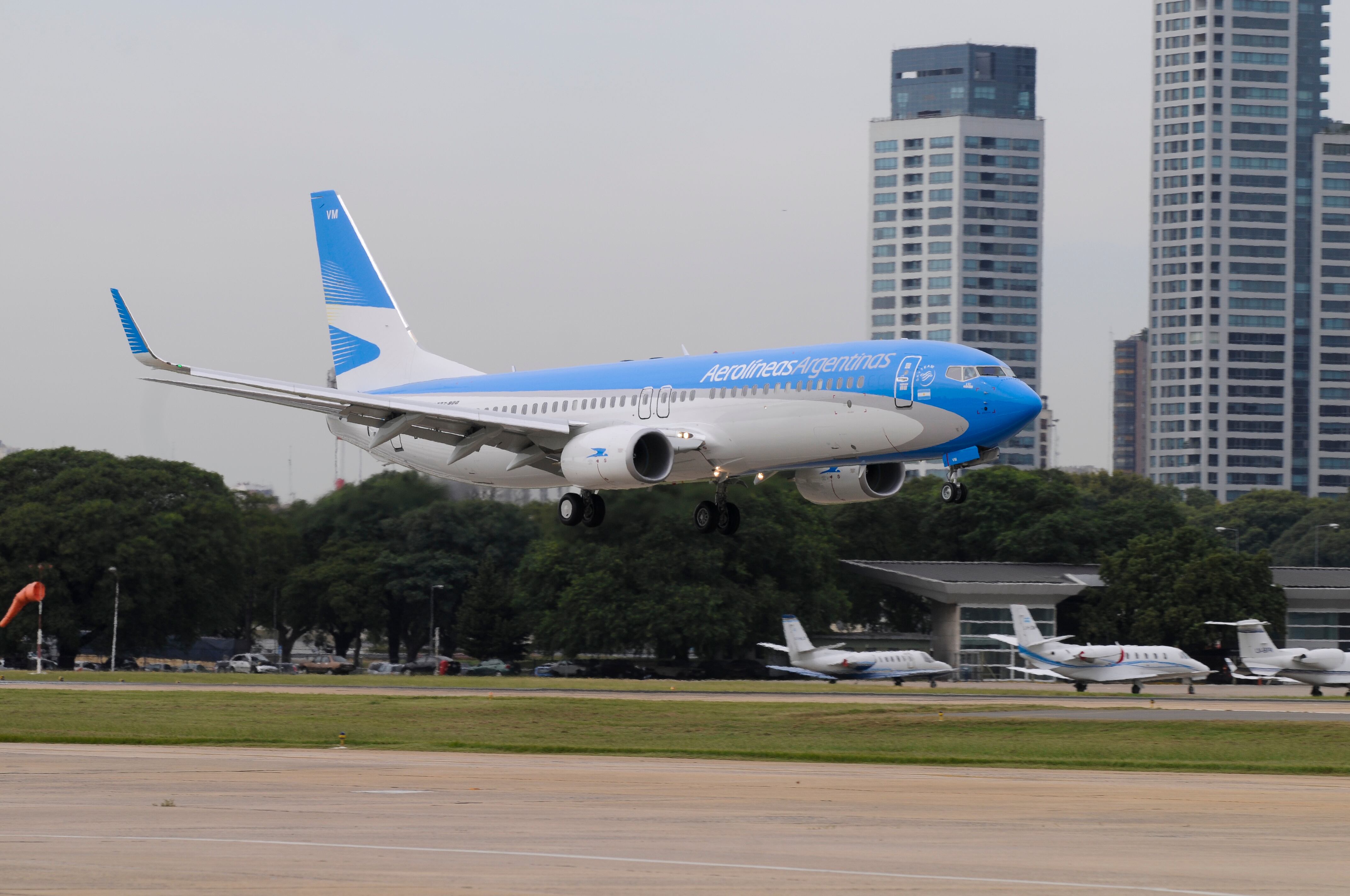 Aerolíneas suspendió 40 vuelos en marzo y 28 en abril.