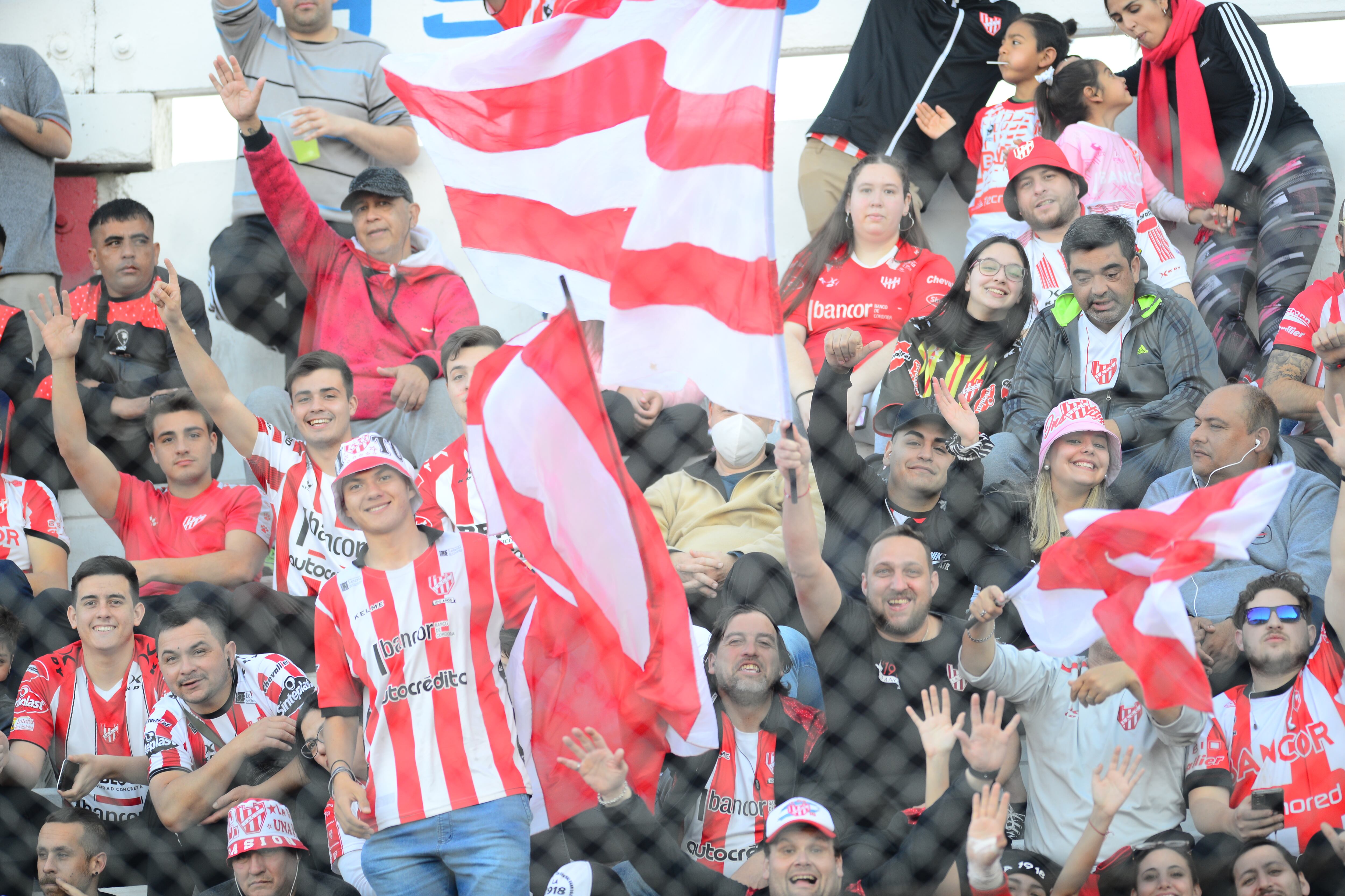 Instituto recibió a San Telmo en Alta Córdoba por la Primera Nacional. (Fotografías de José Gabriel Hernández)