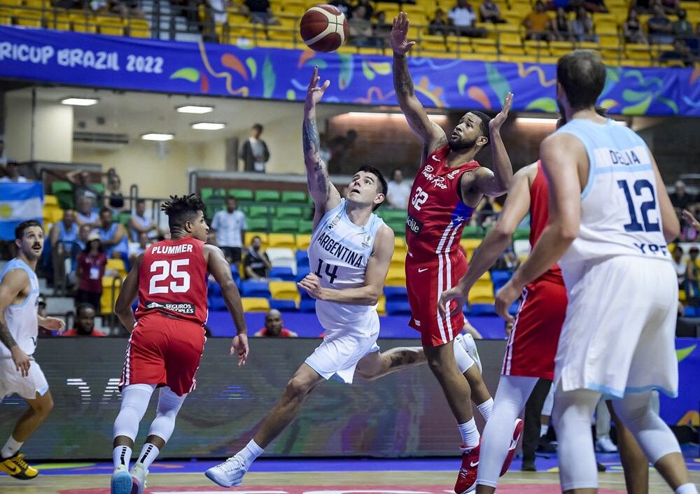 El alero santiagueño Gabriel Deck es el goleador de la selección en la AmeriCup con una media de 20,5 puntos. (Fiba)