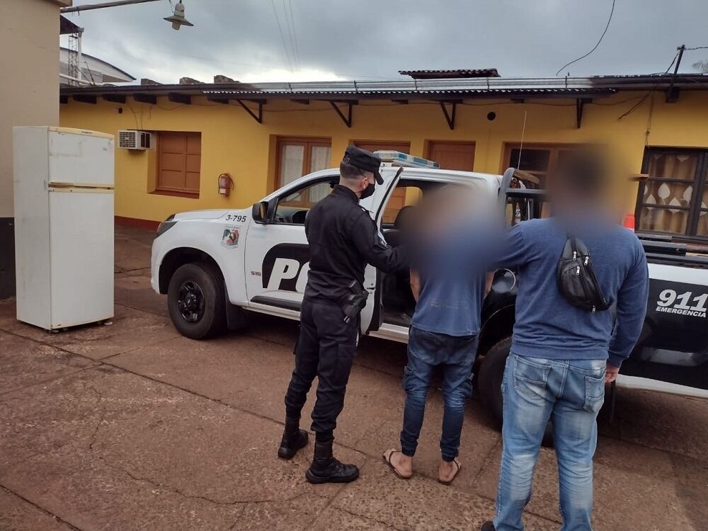 Oberá: robo una heladera, intentó esconderla y terminó detenido. Policía de Misiones