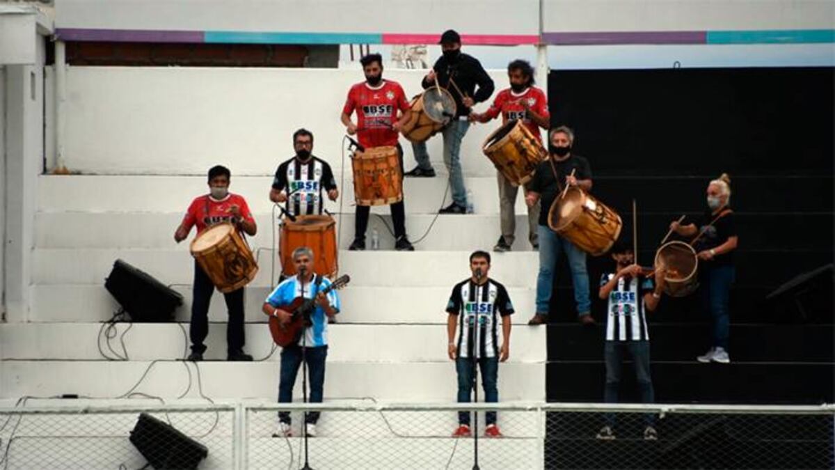 Con una emotiva chacarera Central Córdoba homenajeo a Diego Maradona