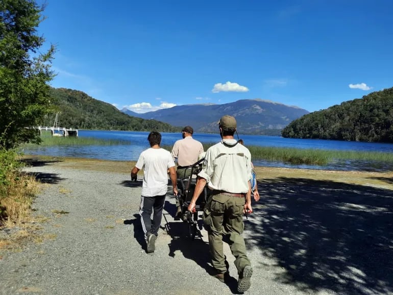 El Parque Lanín ofrece sillas de senderismo adaptadas a personas con discapacidad o movilidad reducida.