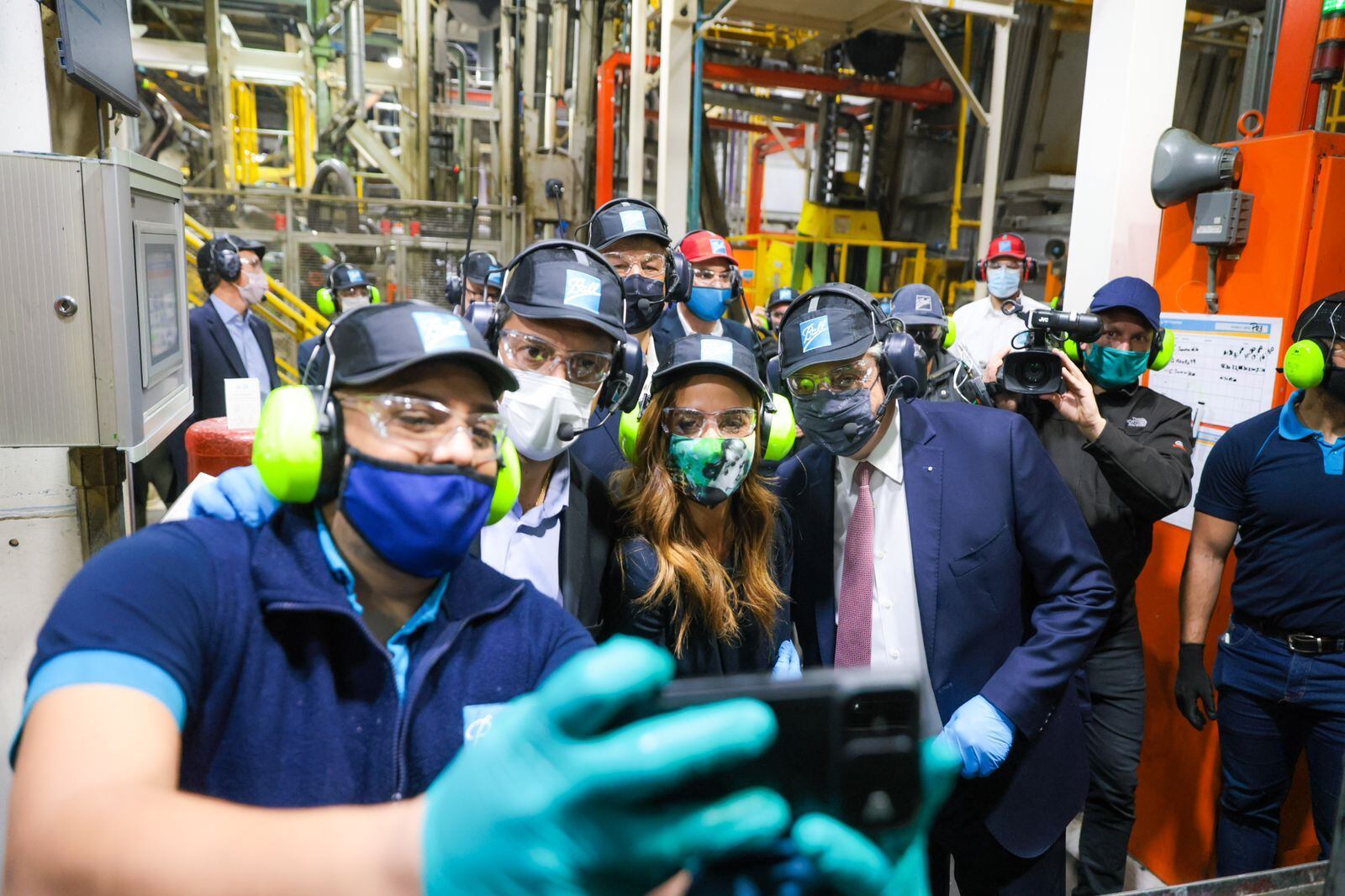 Alberto Fernández recorrió una fábrica. (Presidencia)