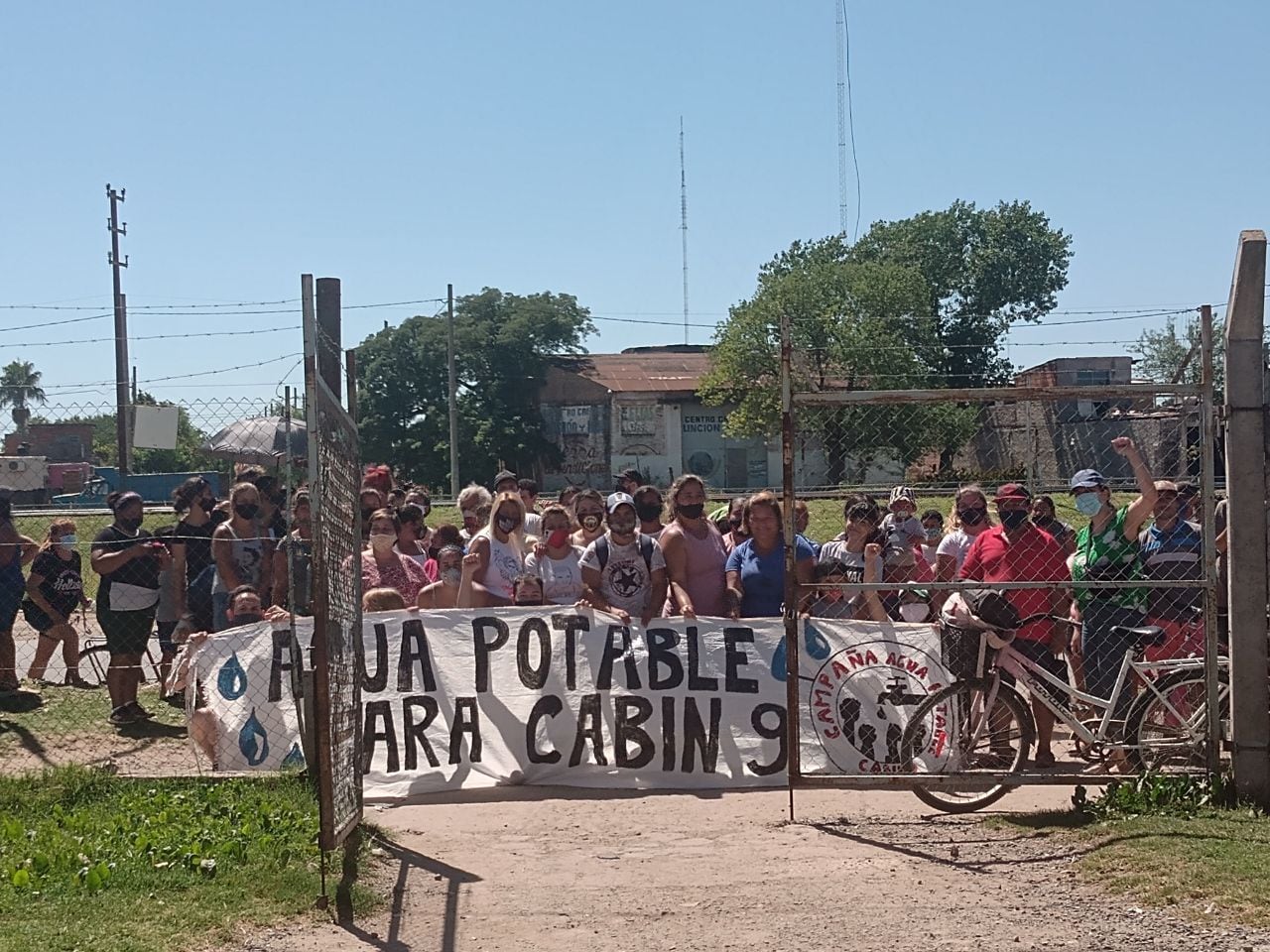 Vecinos de Cabín 9 marchan para pedir agua potable (Yolanda Ruiz)