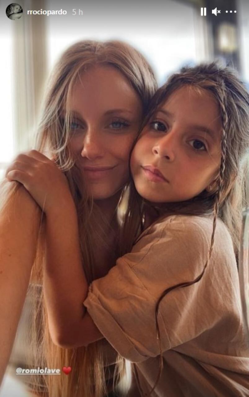 Rocío Pardo junto a Lolita, la hija de Romina Olave