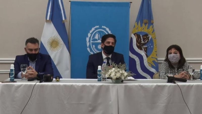 Brindó una conferencia de prensa durante su visita a Santa Cruz