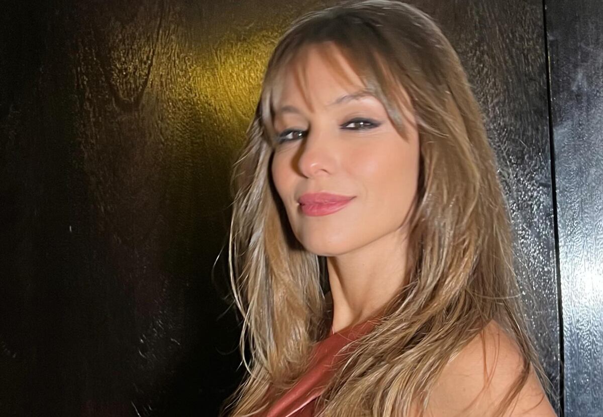 Desde Tailandia, Pampita presumió sus curvas con una microbikini de animal print