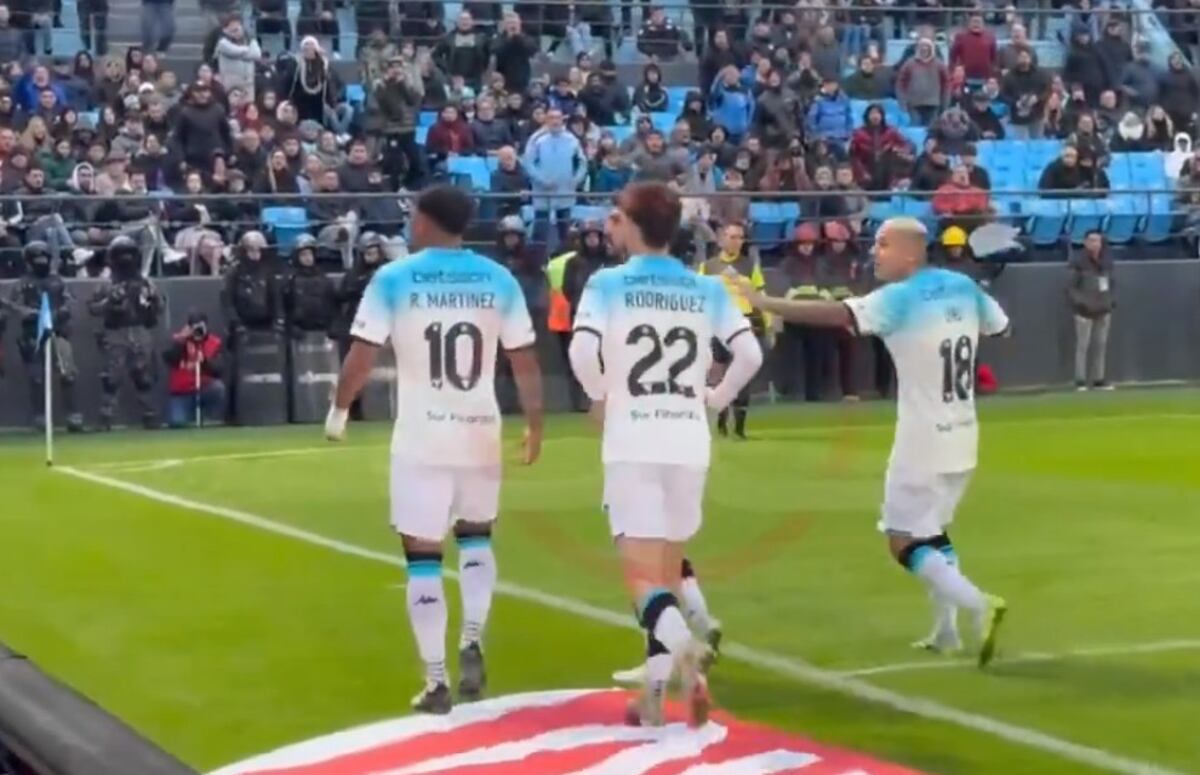 Belgrano- Racing: el 2 a 1 de la visita y un gesto que provocó el abucheo de los hinchas Piratas