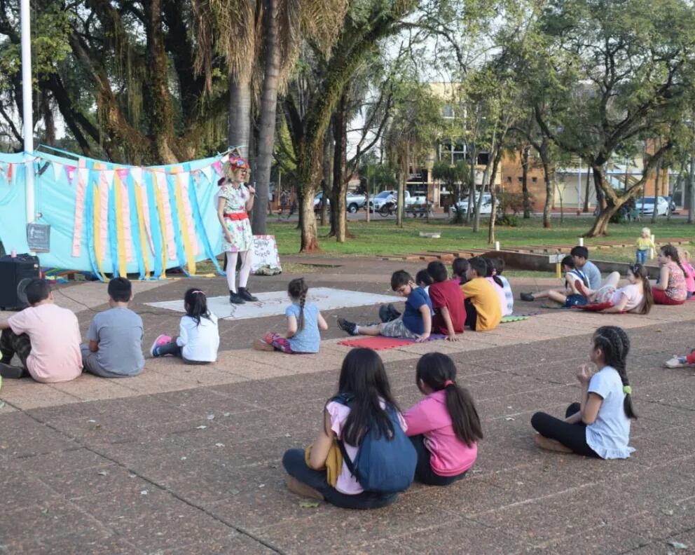 Con el fin de agasajar a los más pequeños y brindar un buen momento en familia.