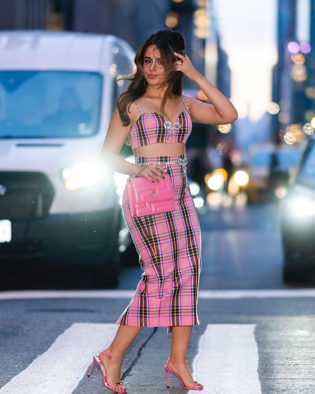 Camila Cabello cautivó a un millón de personas con su look de dos piezas