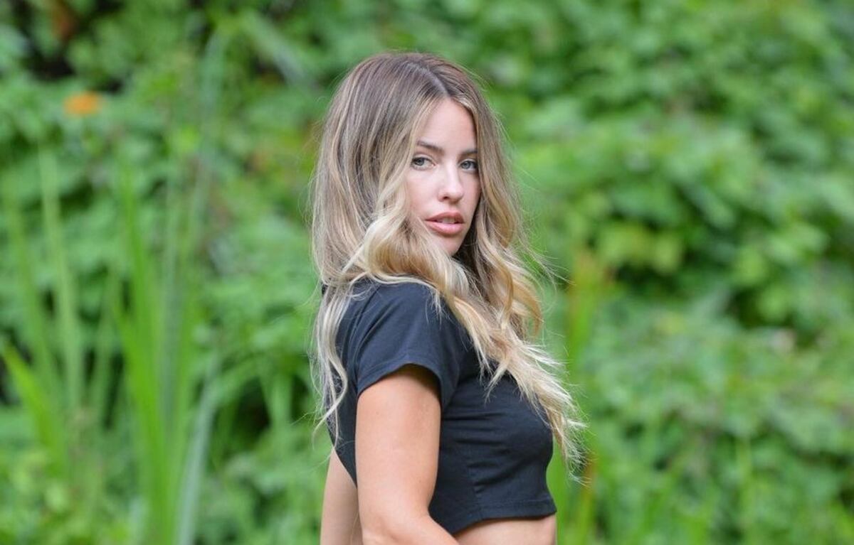 Rocío Guirao Díaz deslumbró con una bikini de tiras y con aberturas