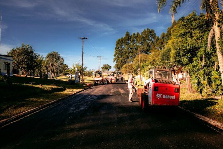 “Pavimento Urbano” arribó a Pueblo Illia, Dos de Mayo