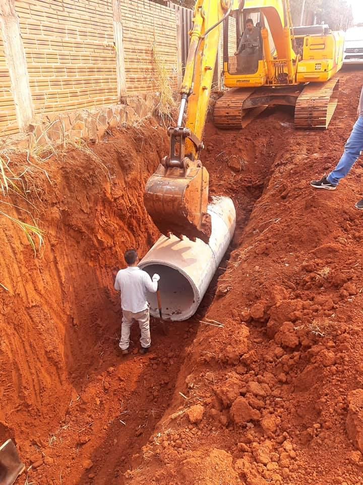 Obras de saneamiento en el barrio Nuevo Iguazú.