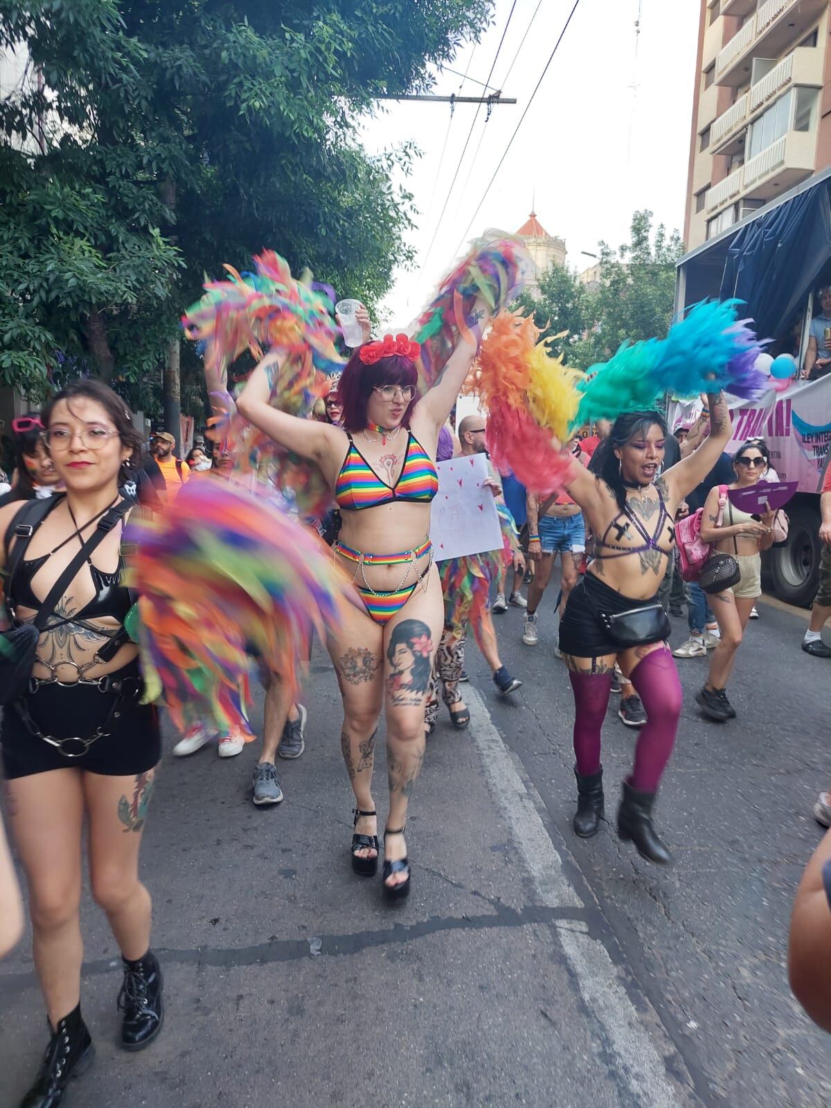 Multitudinaria Marcha del Orgullo en Córdoba. (La Voz)