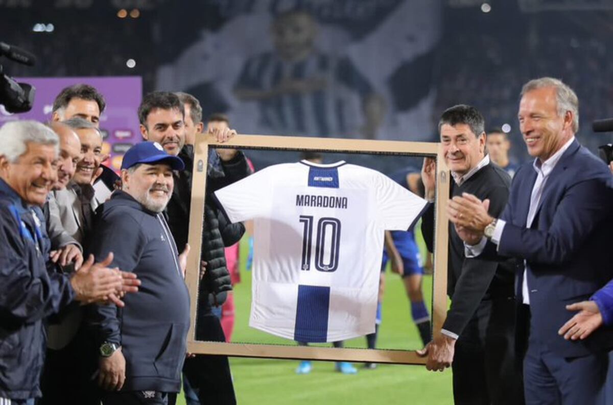 Video: así recordó Talleres a Diego Maradona, a dos años de su fallecimiento
