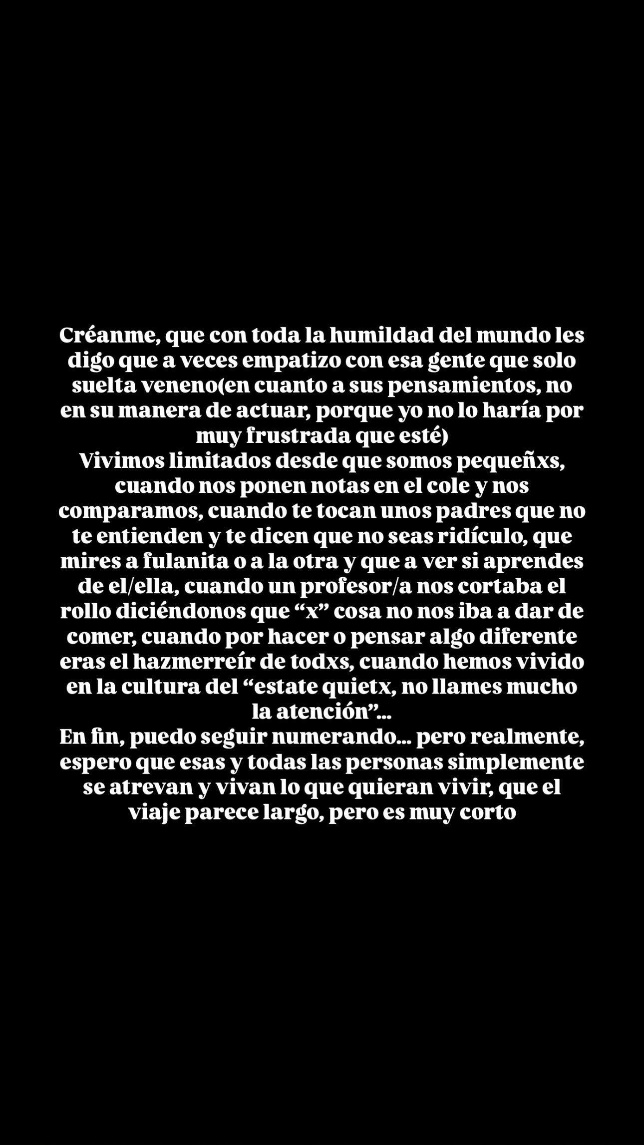 La hermana del futbolista rosarino escribió un mensaje para despegarse de las burlas online.