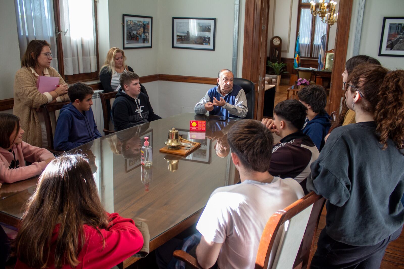 El intendente Sánchez recibió a alumnos de la Escuela Técnica