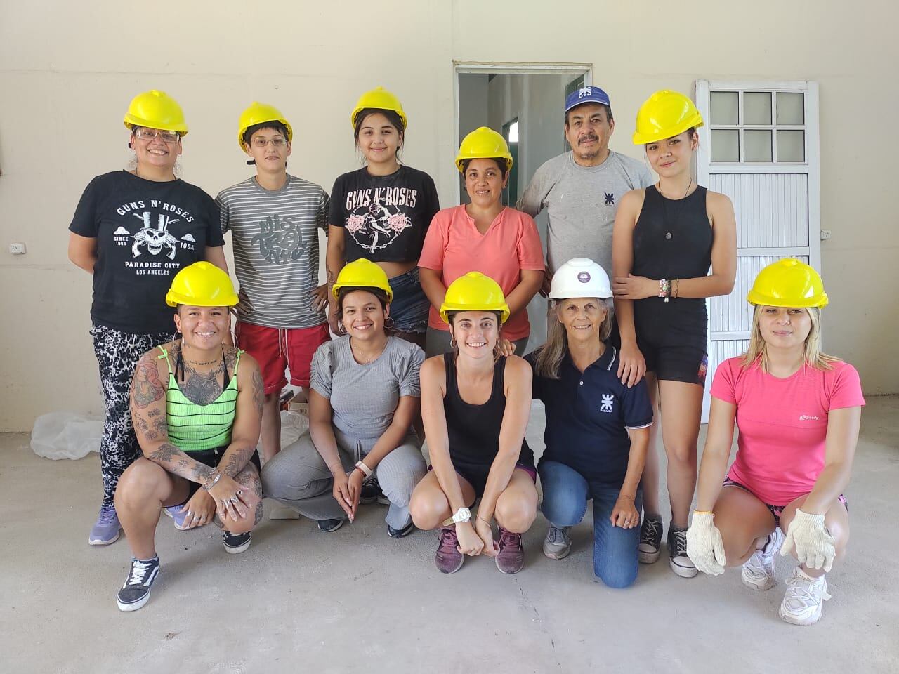 Finalizó el curso de construcción para mujeres