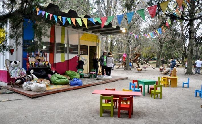 También se presentaron en "La Biblioteca del otro lado del árbol" de la ciudad de La Plata.