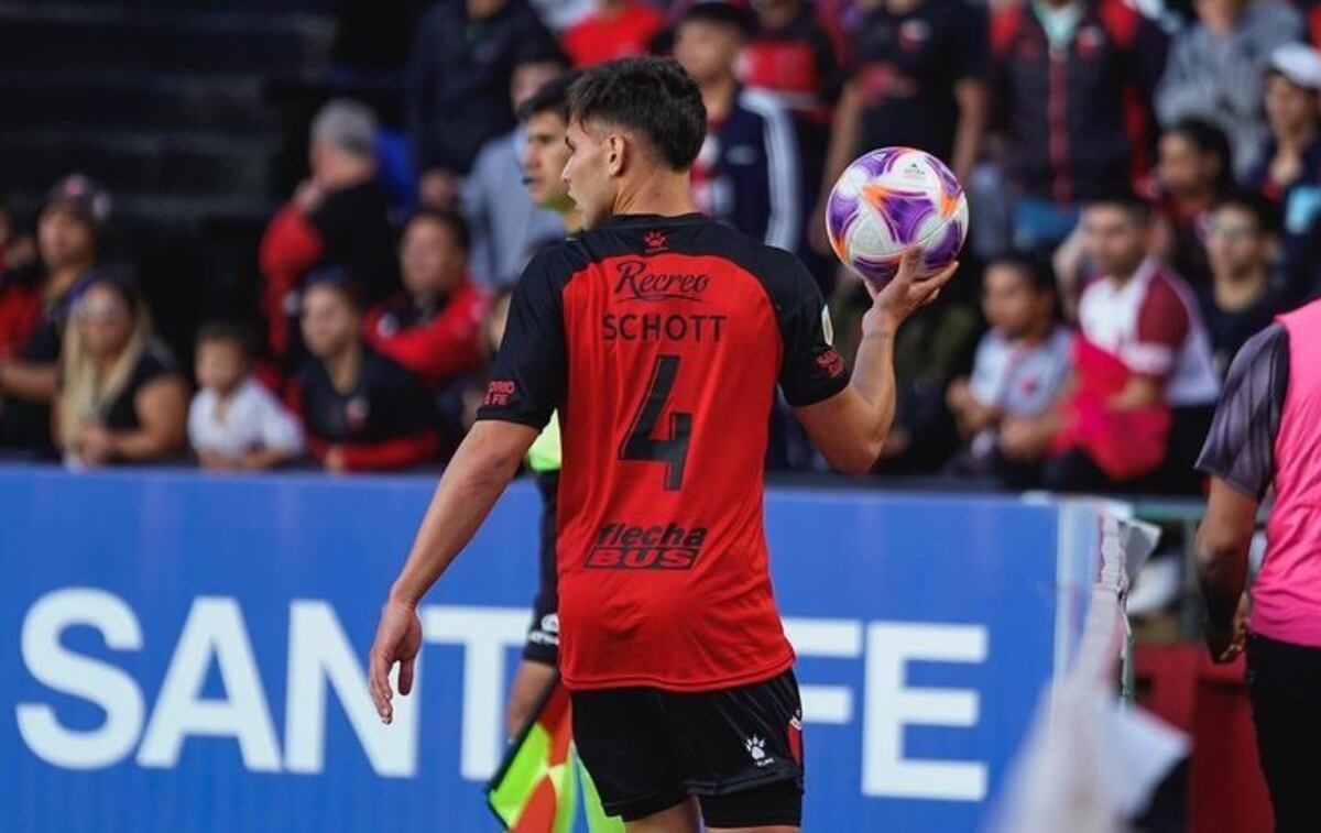 Augusto Schott fue titular en el empate de Colón ante Gimnasia en La Plata 0 a 0
