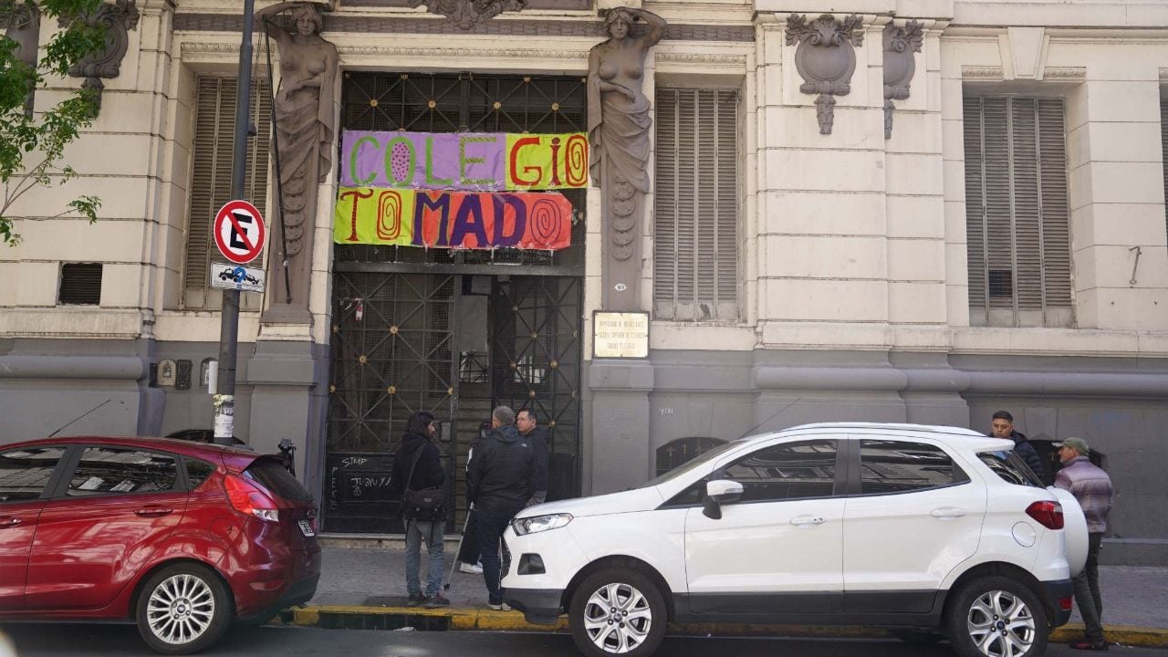 Toma de colegios en Buenos Aires. / Foto: Gentileza