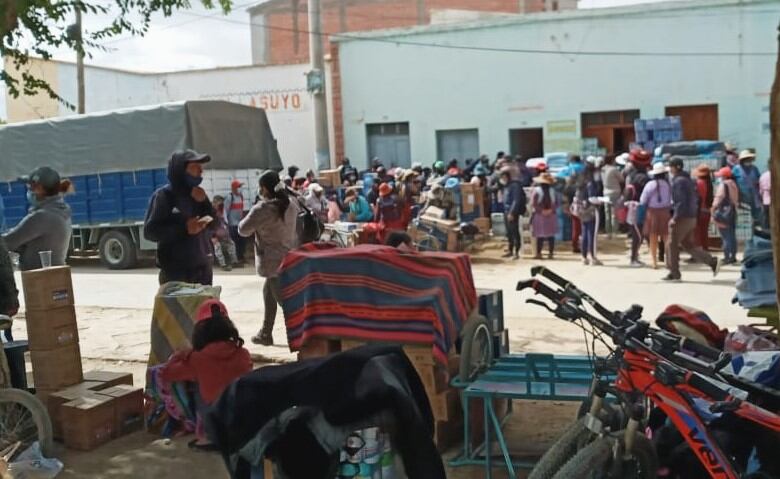 Vecinos de La Quiaca expresaron su preocupación por las aglomeraciones de gente en la vía pública, como se observa en la imagen captada en la calle Árabe Siria de la zona comercial de la ciudad fronteriza.