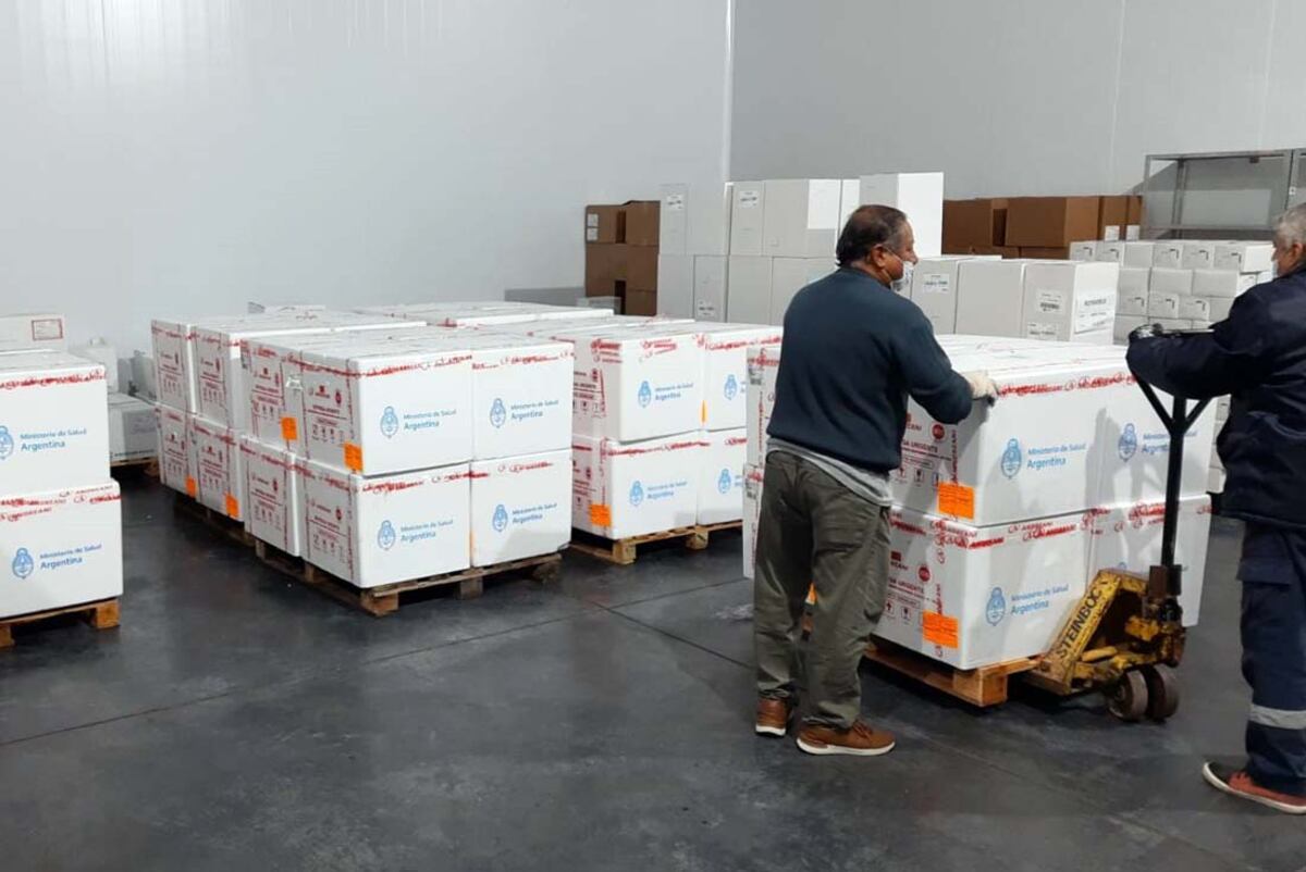 Llegaron a Córdoba 54.000 dosis de la Sputnik V