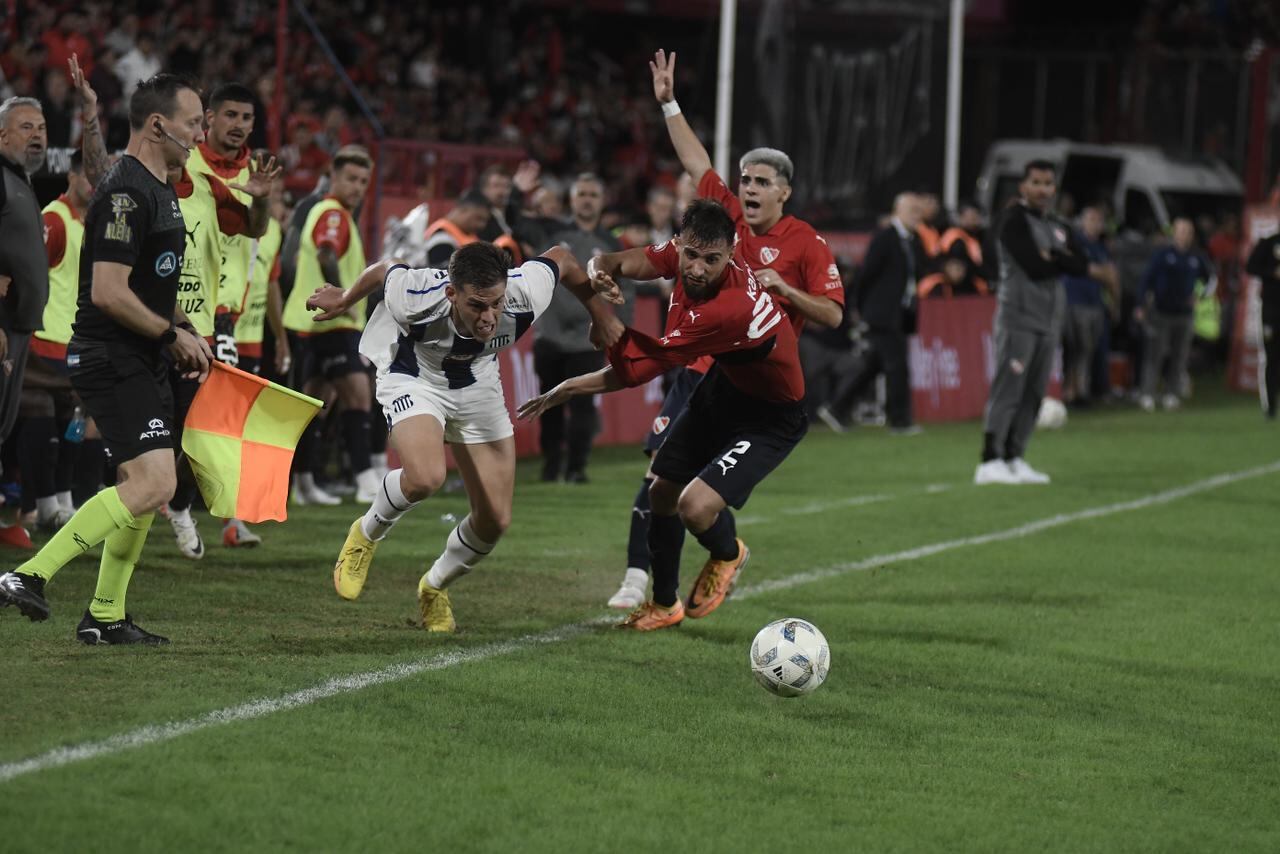 Talleres e Independiente, afuera de la Copa. (Federico López Claro / La Voz)