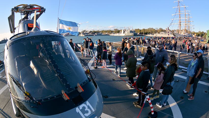 Puerto Belgrano: más de 17 mil visitantes en la fragata “Libertad”