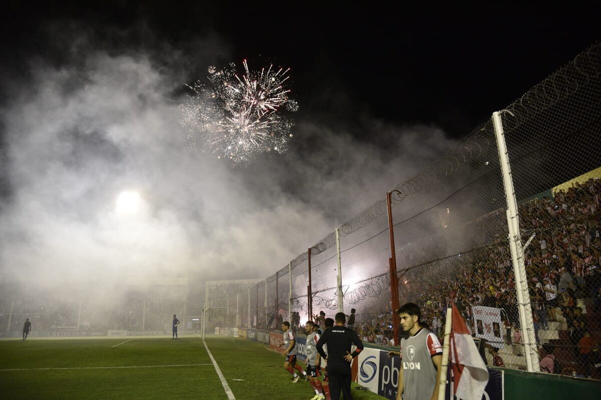 El minuto 19.18 y las fotos del fiestón en las tribunas de Instituto