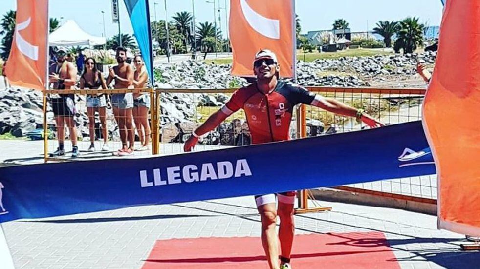 Atletas de Arroyito en el Half Triatlón en Termas de Rio Hondo