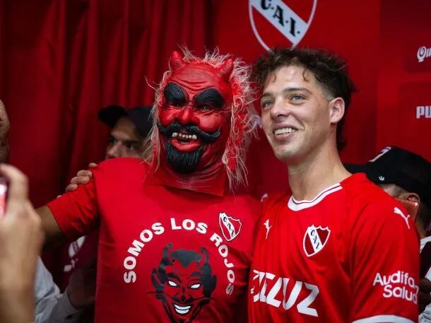 El influencer continua con la colecta para el Club Independiente.