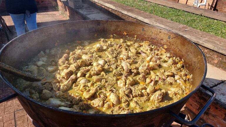 Almuerzo solidario en barrio A4