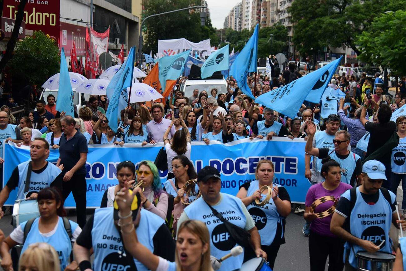 Marcha y paro docente. foto Ramiro Pereyra