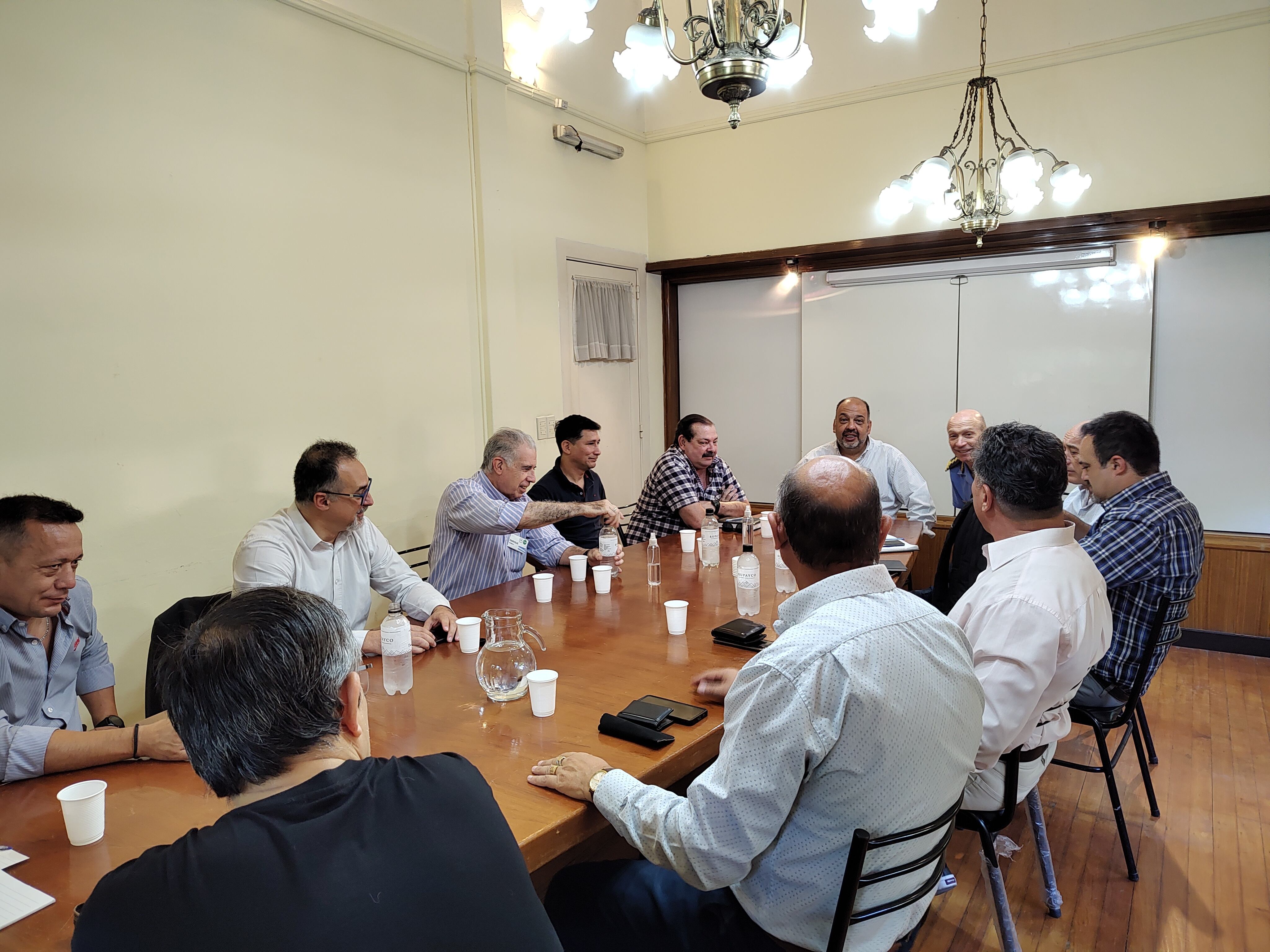 Néstor Majul se reunió con jefes de seguridad de híper, supermercados y centros comerciales.