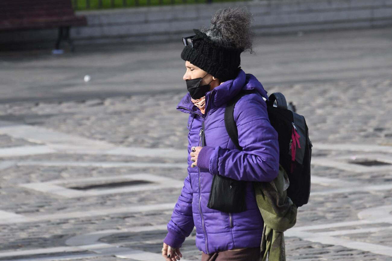 Frío en la ciudad.  (Ramiro Pereyra / La Voz)