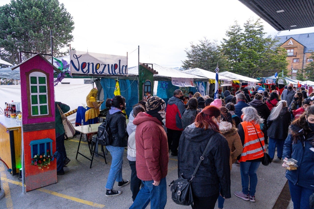 La primera celebración de este evento se realizó en el playón de Casa de Gobierno.